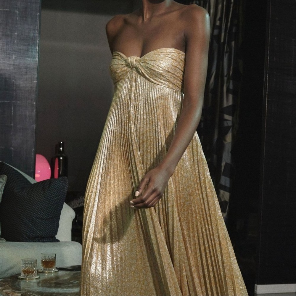 ISO ALEXIS JOYA GOLD PLEATED DRESS IN SEARCH OF